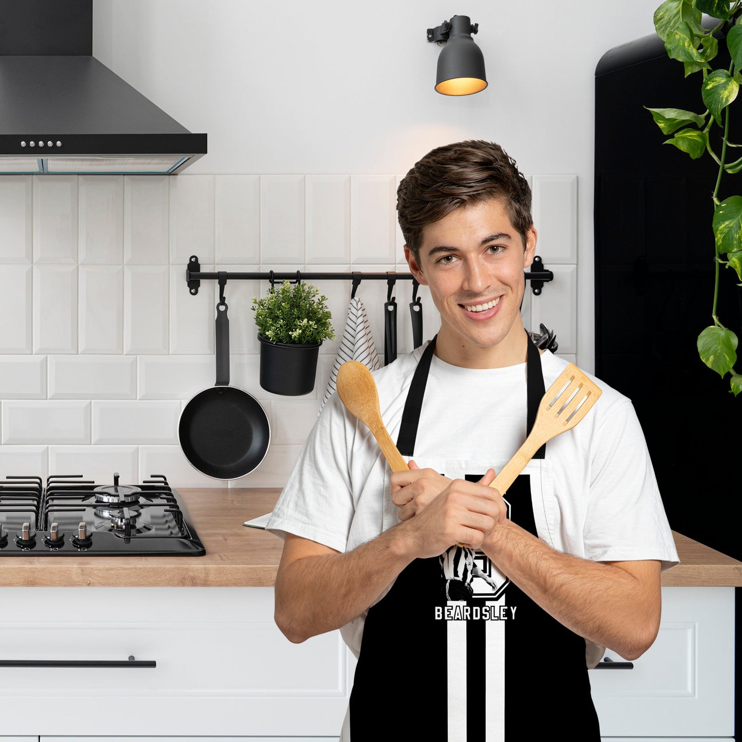 Newcastle - Beardsley 8 - Water-Resistant Adults Apron