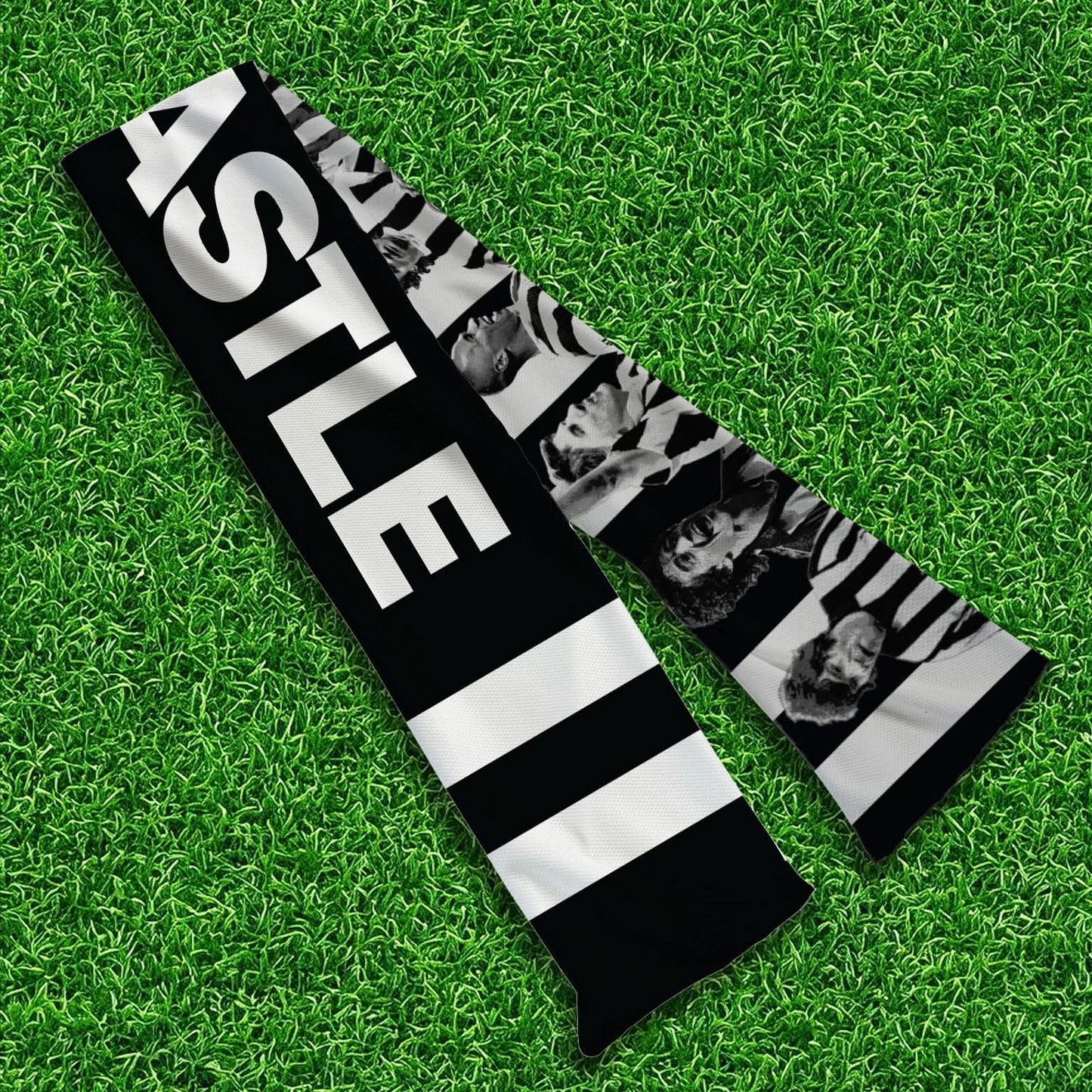 Newcastle - Knitted Eyelet Football Scarf