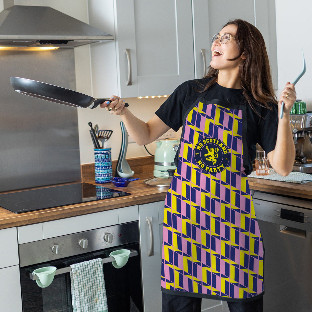 No Scotland No Party - Yellow & Pink Pattern - Water-Resistant Adults Apron